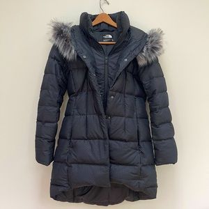 North Face Women’s 550 down jacket with faux fur hood